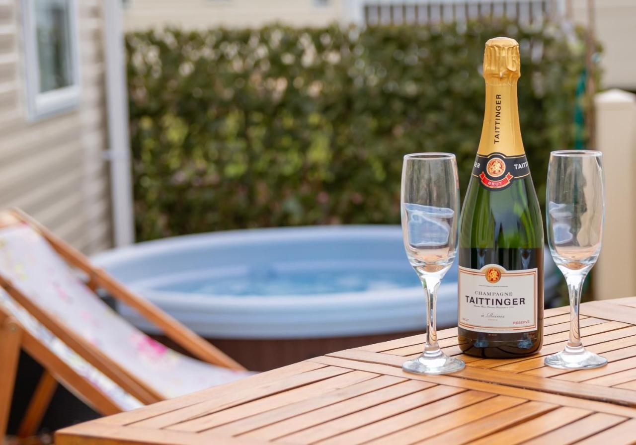 Luxury Lancaster Lodge - The Best Hot Tub Getaway! Tattershall Kültér fotó